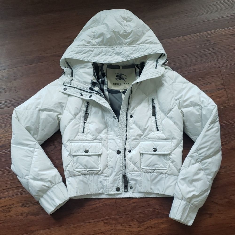 Burberry White Cropped Down Puffer Jacket Size XS Winter Chic Feminine Preppy
